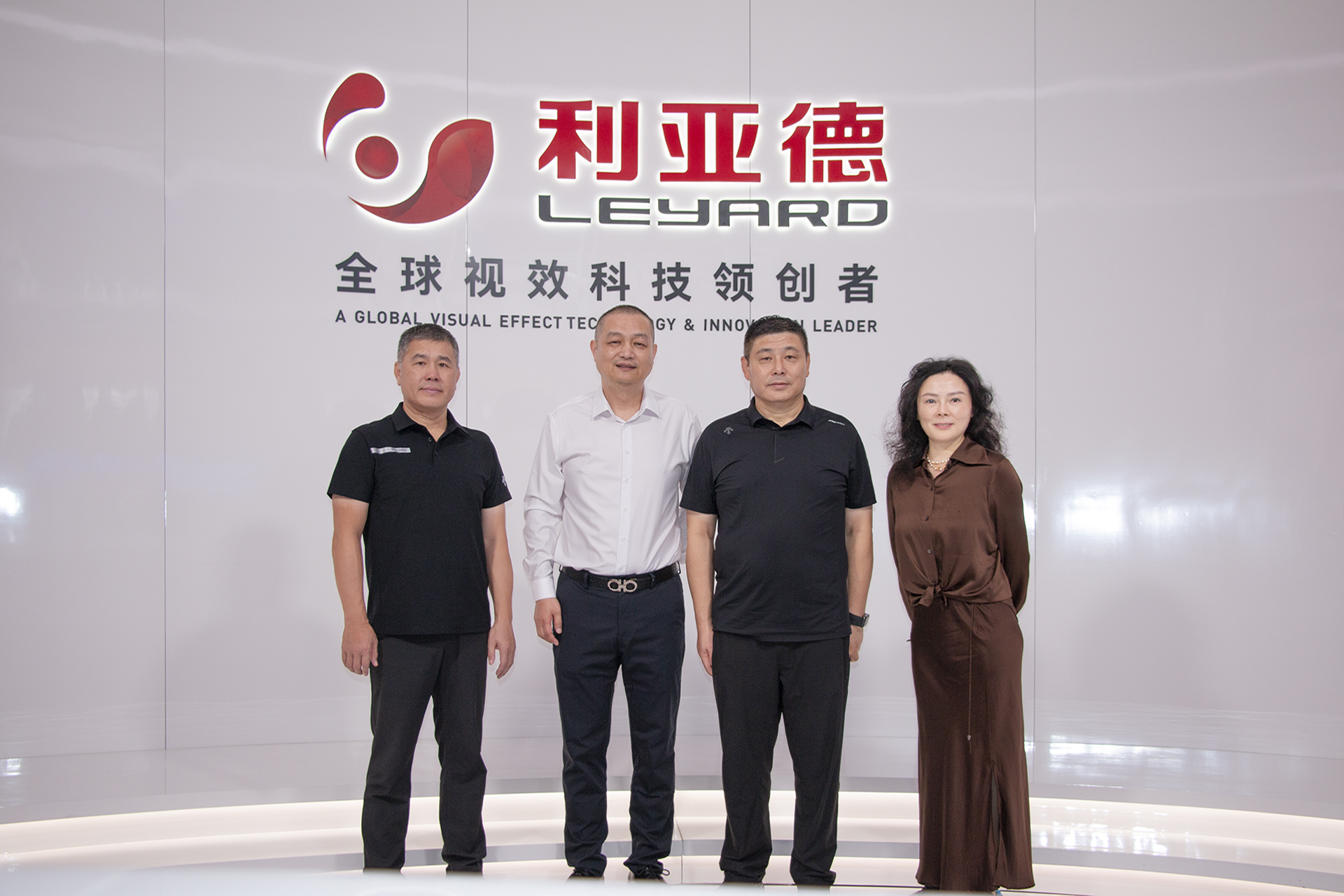 重庆千里科技股份有限公司周宗成总裁等向导一行莅临ss3333盛世集团南方总部考察交流