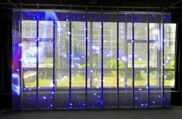 阻止“趴窝” 夏日LED透显着示屏散热支招